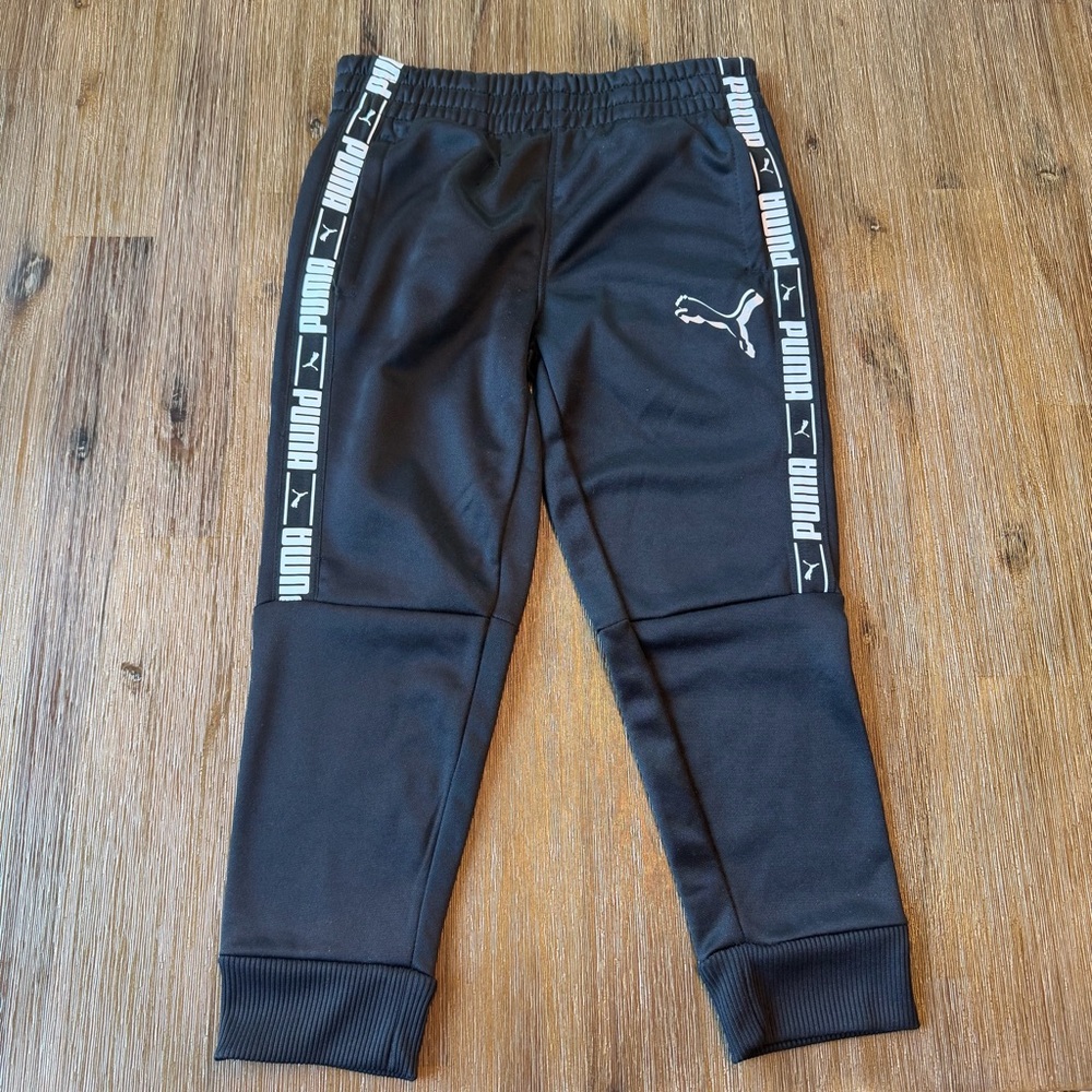 3/20$ Puma Kids Black Joggers with Logo Stripes size 5